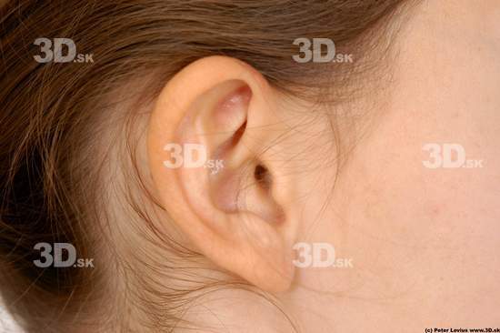 Ear Woman White Average