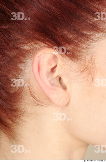 Ear Woman White Slim