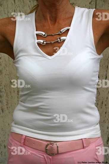 Chest Woman White Casual Average