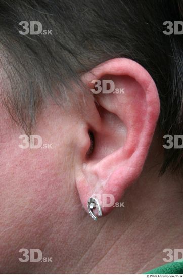 Ear Woman White Average