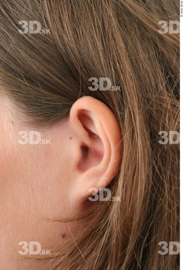 Ear Woman White Slim