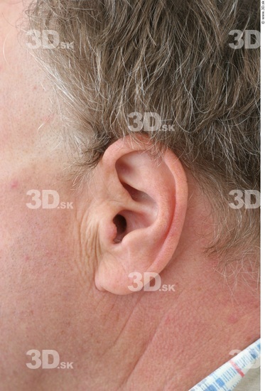 Ear Man White Average