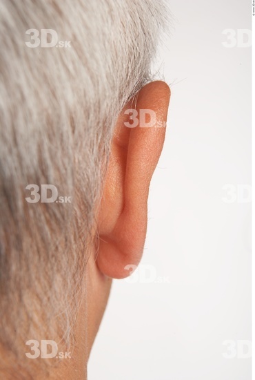 Ear Man White Nude Average