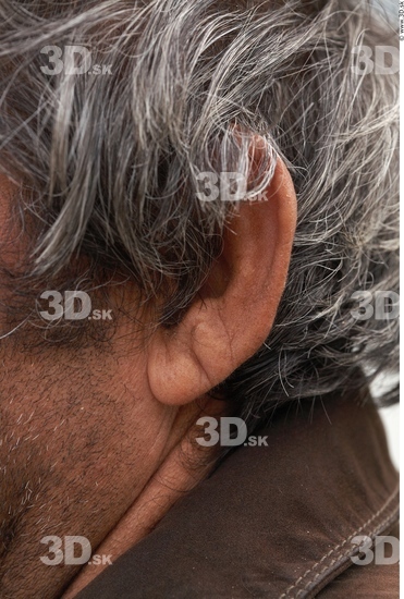 Ear Man White Casual Average