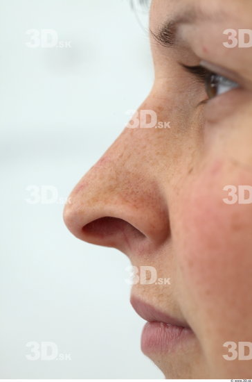 Nose Woman White Average