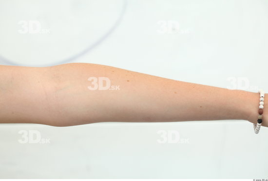 Forearm Woman White Average