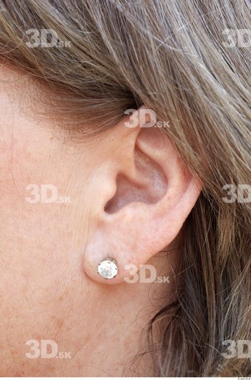 Ear Woman White Jewel Overweight