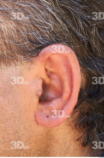 Ear Man White Average