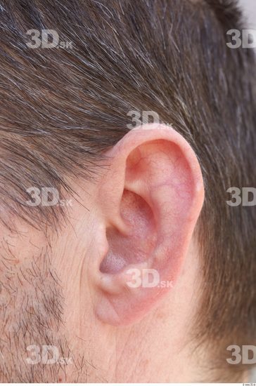 Ear Man White Average