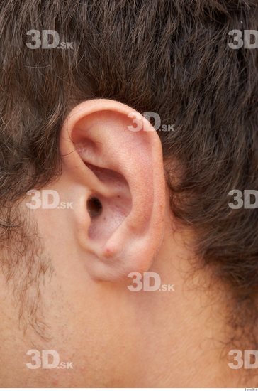 Ear Man White Average