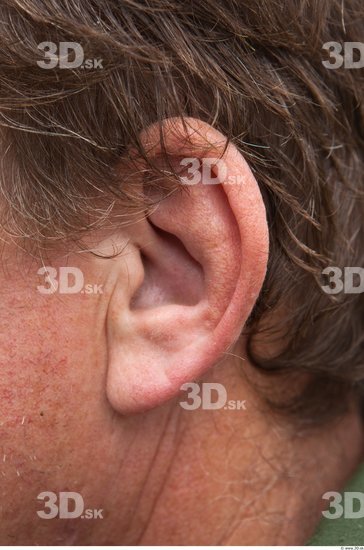 Ear Man White Average