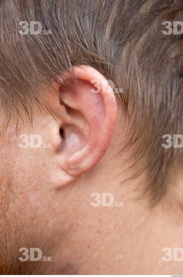 Ear Man White Average