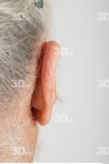 Ear Man White Average Wrinkles