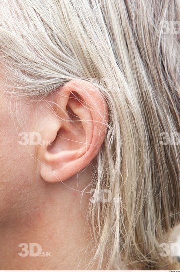 Ear Woman White Casual Average