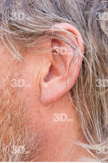 Ear Man White Casual Average