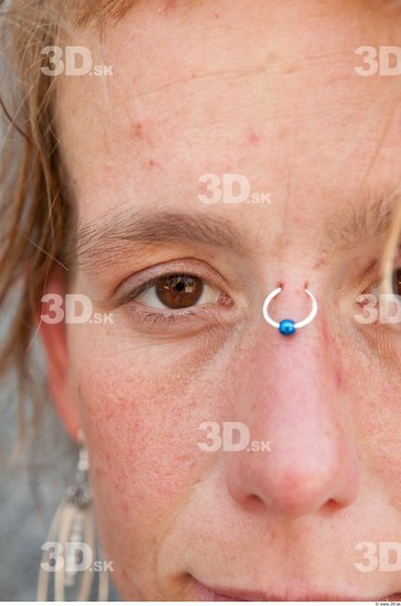 Eye Woman White Piercing Casual Average