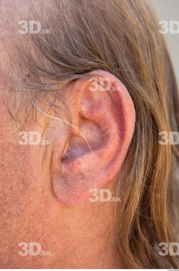 Ear Man White Casual Average