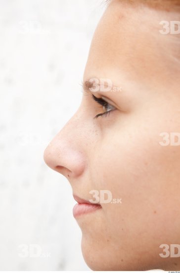 Nose Woman White Average