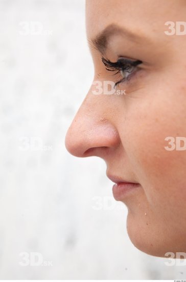 Nose Woman White Average