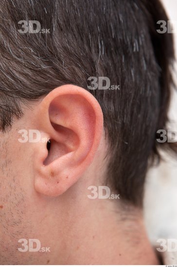 Ear Man White Average