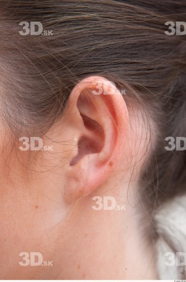 Ear Woman White Average