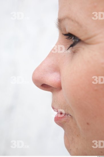 Nose Woman White Average