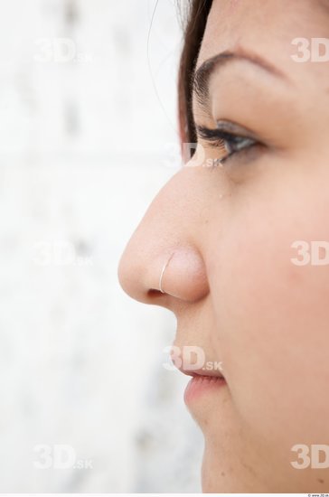 Nose Woman White Average