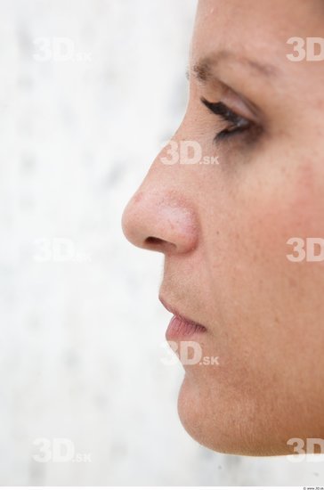 Nose Woman White Average