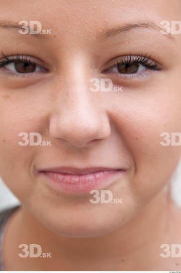 Nose Woman White Average