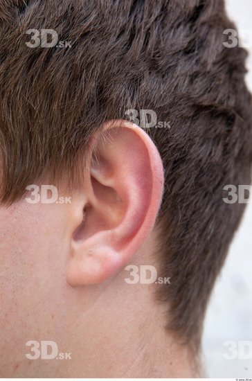 Ear Man White Average