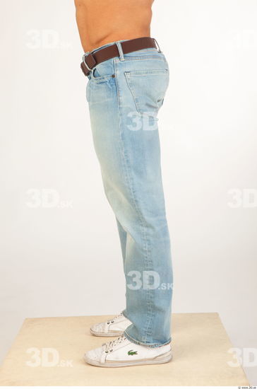 Leg light blue jeans of Harold