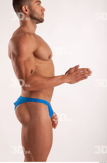 Arm moving pose light of bodybuilder Harold