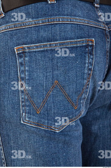Pelvis deep blue jeans of Ed