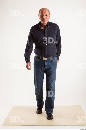 Walking pose blue deep shirt jeans of Ed