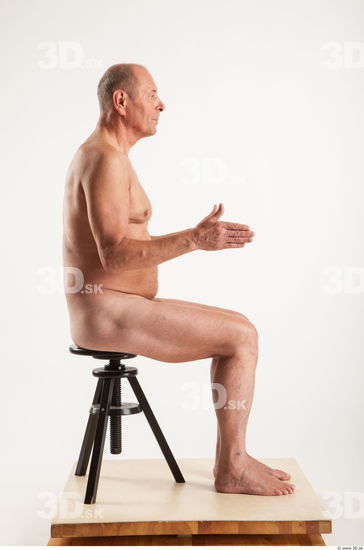 Sitting pose of nude Ed