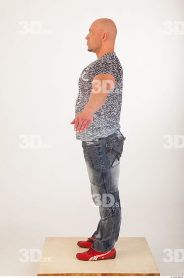 Whole body modeling reference blue jeans gray tshirt