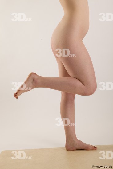 Leg flexing reference of nude Hazel