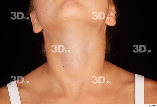 Neck Woman Average