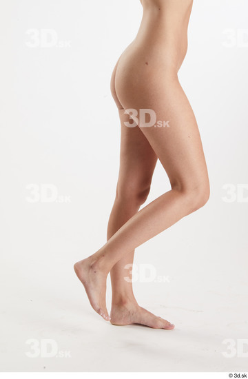 Vanessa Angel  flexing leg nude side view  jpg