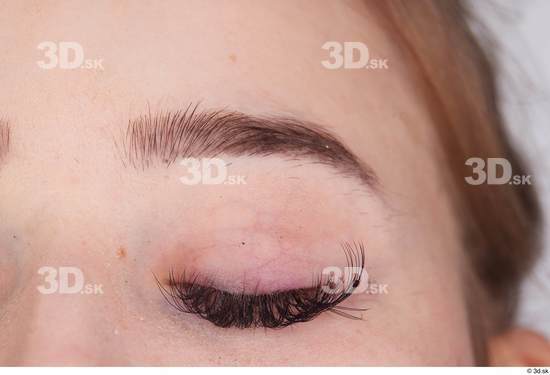 Olivia Sparkle eye eye socket eyebrow  jpg