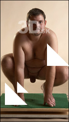 Gustav poses
