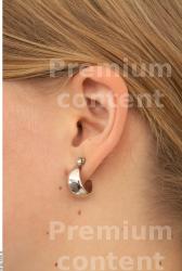 Ear Woman White Average